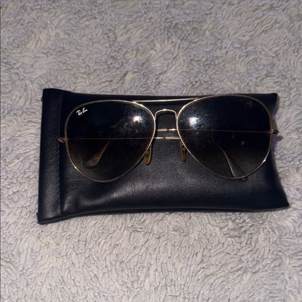 Ray-Ban Classic Gold Aviator Sunglasses